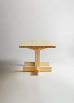 Vaarnii 001 Dining Table Rectangular โต๊ะอาหารไม้ pine ทรงสี่เหลี่ยม แสดงลายไม้ธรรมชาติ