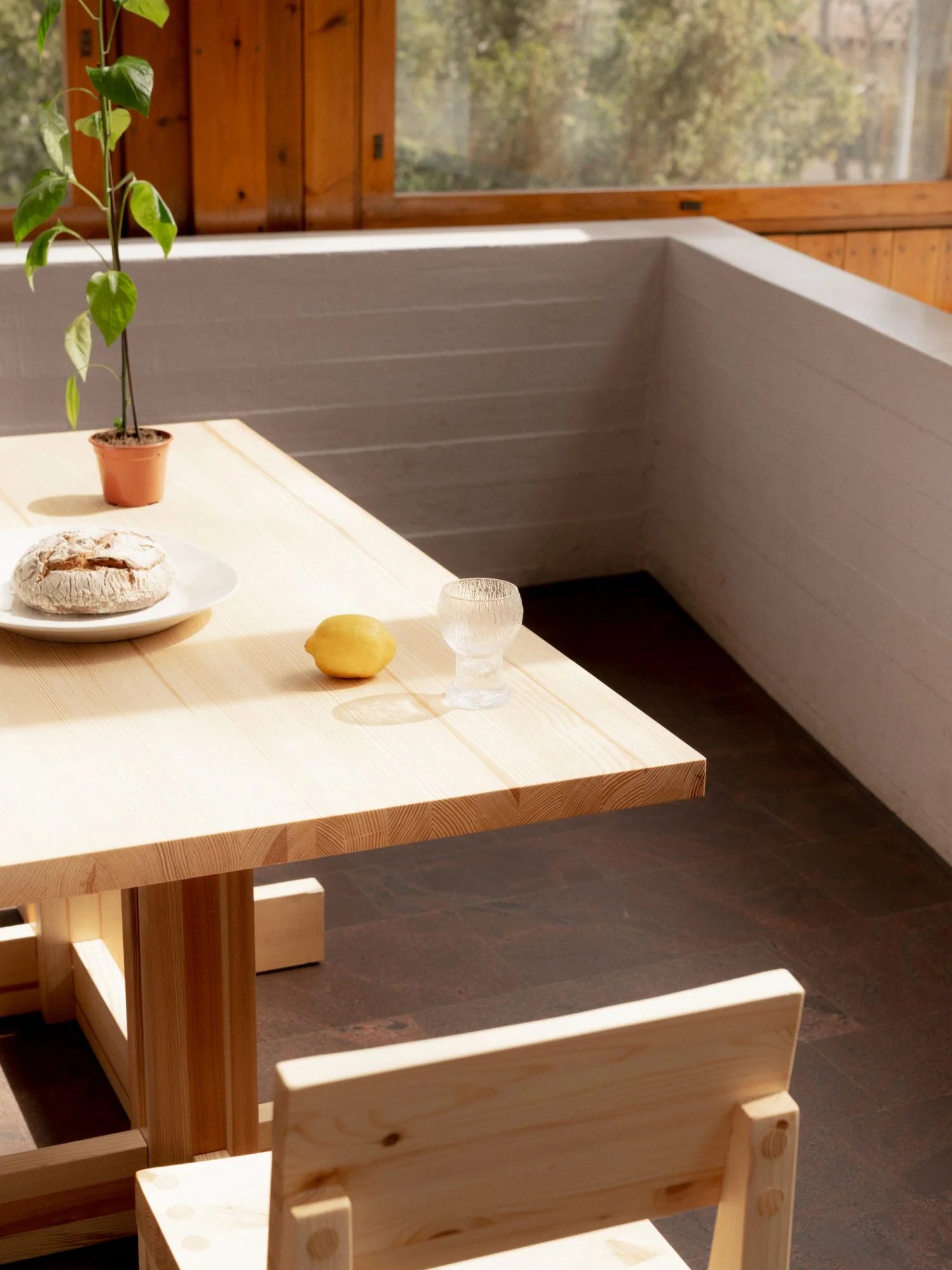 Vaarnii 001 Dining Table Rectangular โต๊ะอาหารไม้ pine ทรงสี่เหลี่ยม แสดงลายไม้ธรรมชาติ