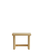 Vaarnii 002 Ast Stool สตูลไม้ pine ขนาดกะทัดรัด โครงสร้างตัน พร้อมลายไม้และปมไม้ธรรมชาติ