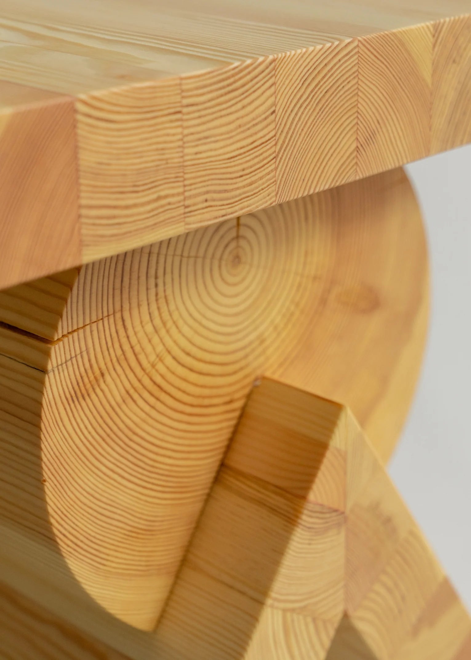 Vaarnii 006 AA Side Table โต๊ะข้างไม้ pine โครงสร้างซ้อนชั้นรูปทรงกะทัดรัด