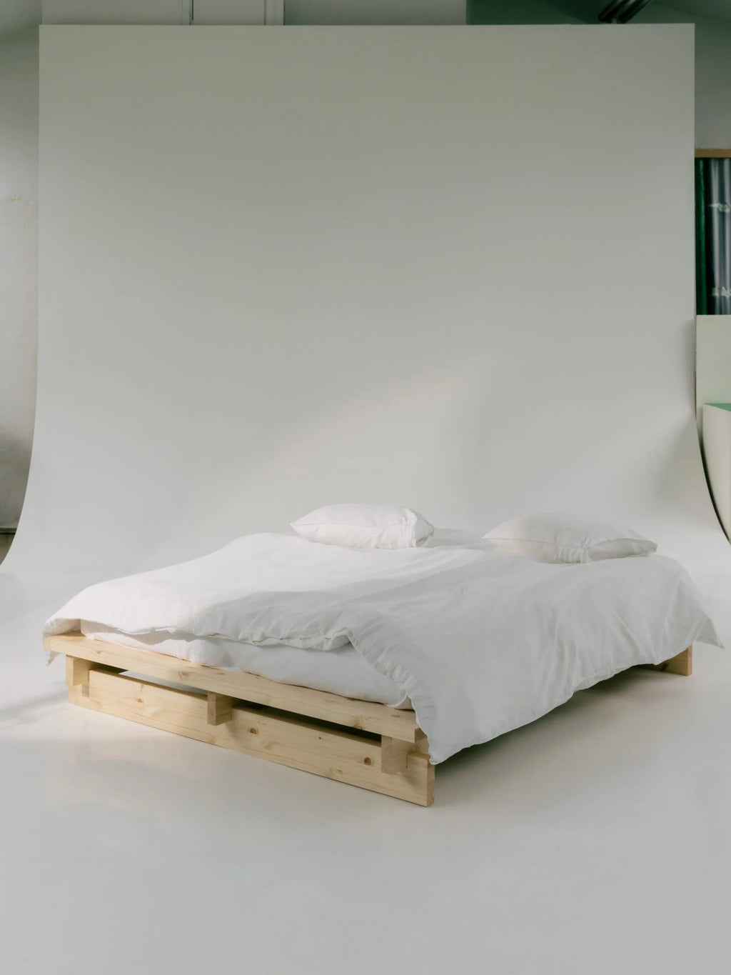 Vaarnii 017 Aamu Bed Frame โครงเตียงไม้ pine โครงสร้างประกอบแบบไม่ใช้สกรู