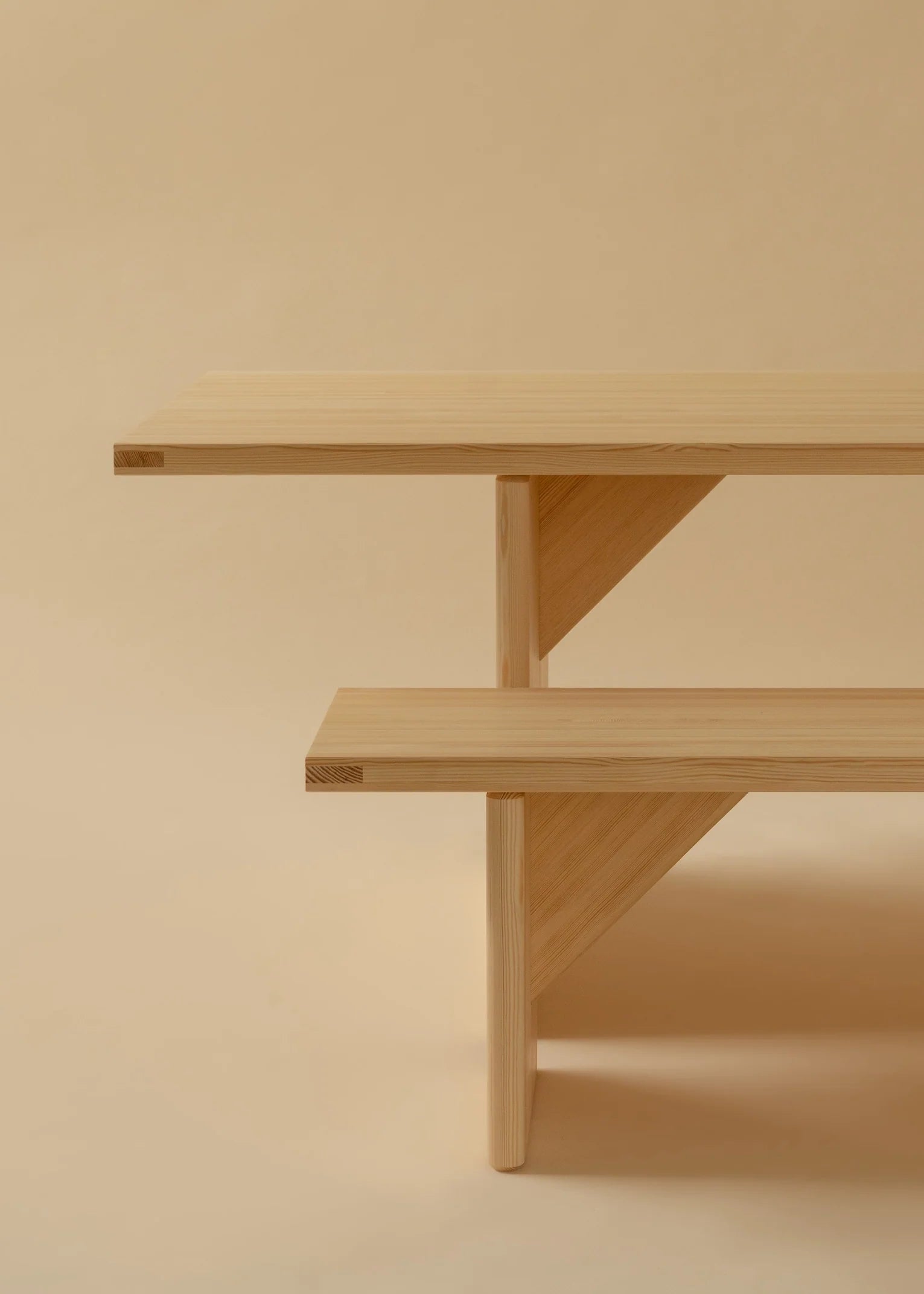 Vaarnii 012 Kolmio Dining Table โต๊ะไม้ pine โครงสร้าง sandwich
