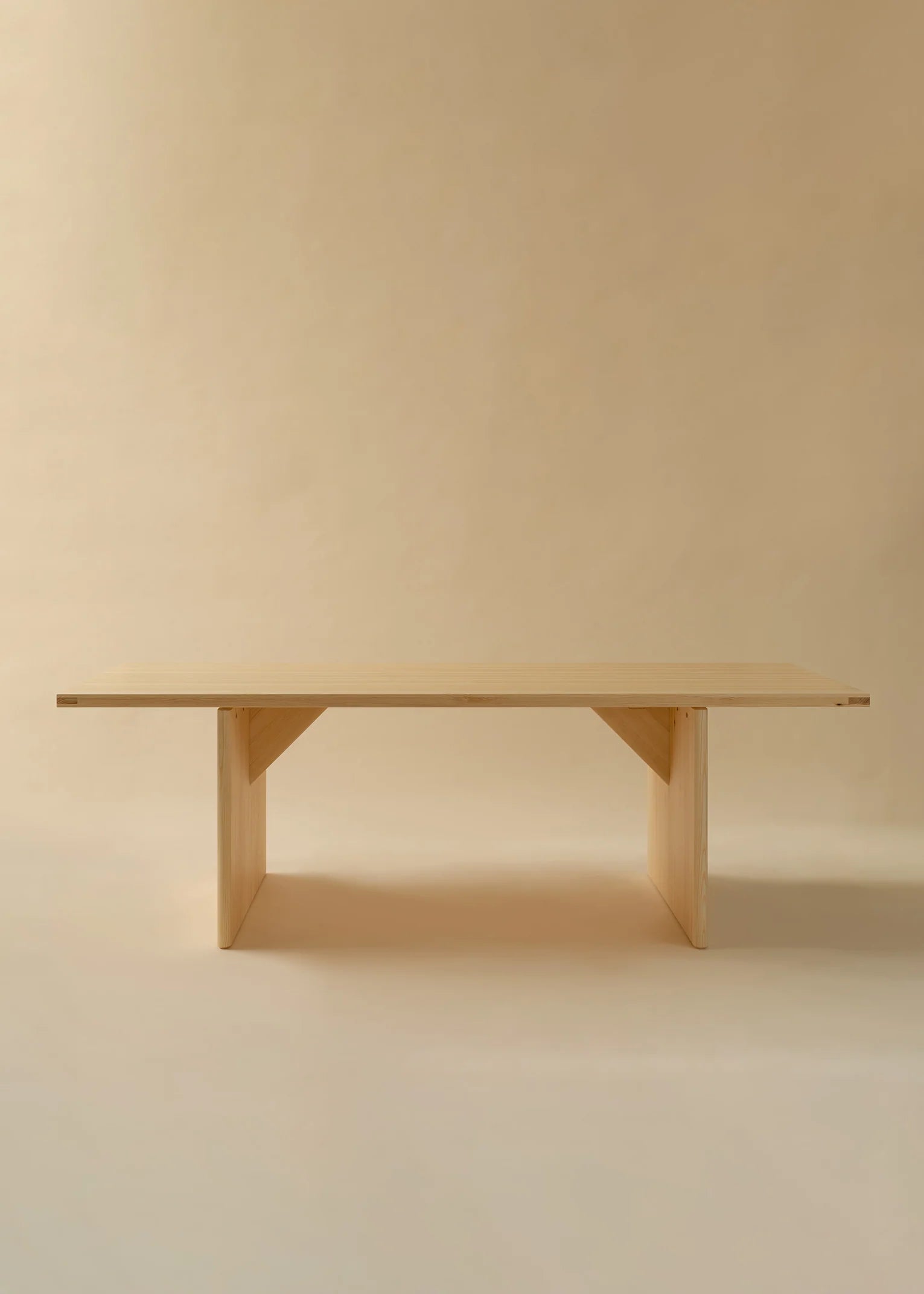 Vaarnii 012 Kolmio Dining Table โต๊ะไม้ pine โครงสร้าง sandwich