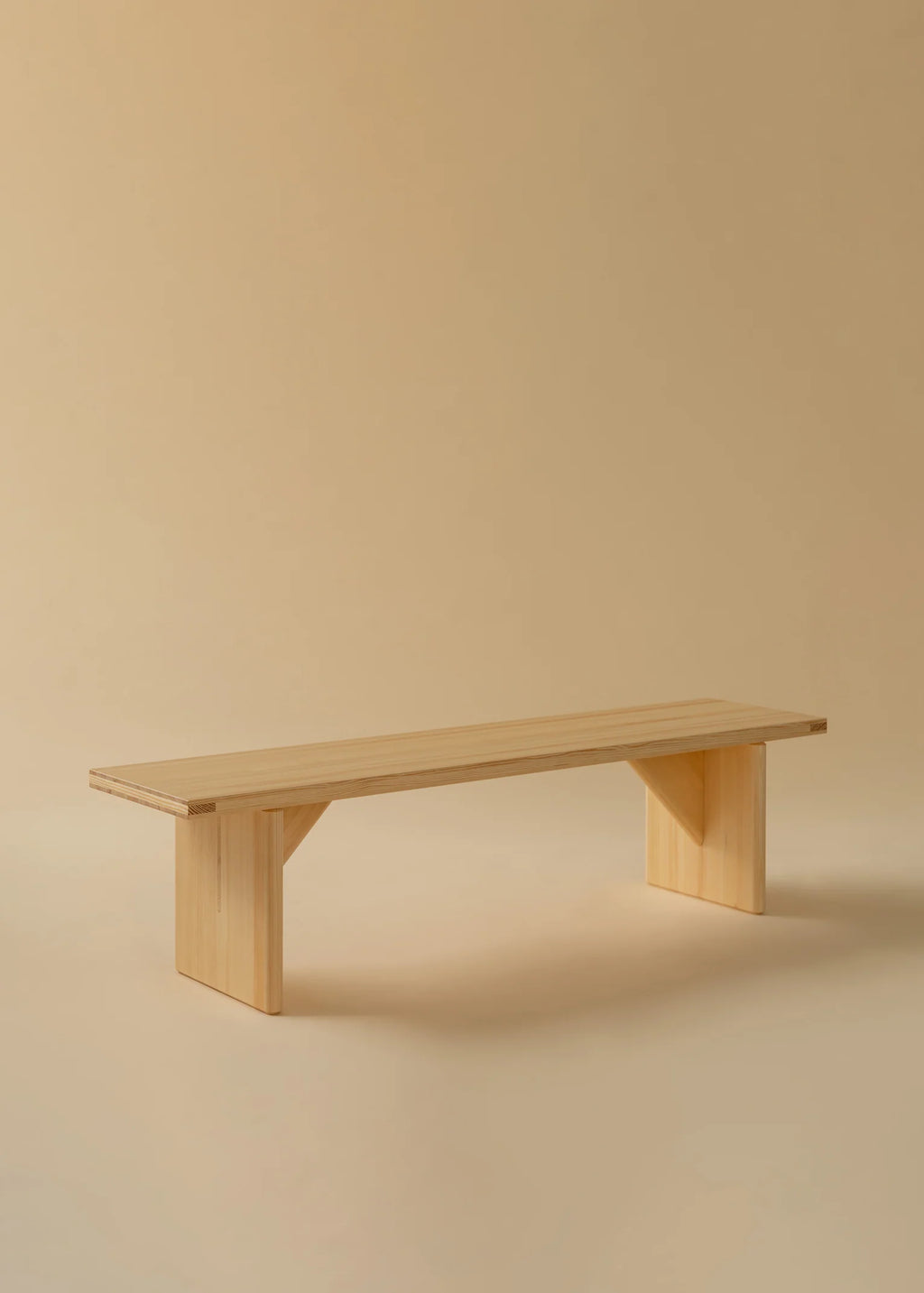 Vaarnii 012 Kolmio Bench ม้านั่งไม้ pine โครงสร้าง sandwich