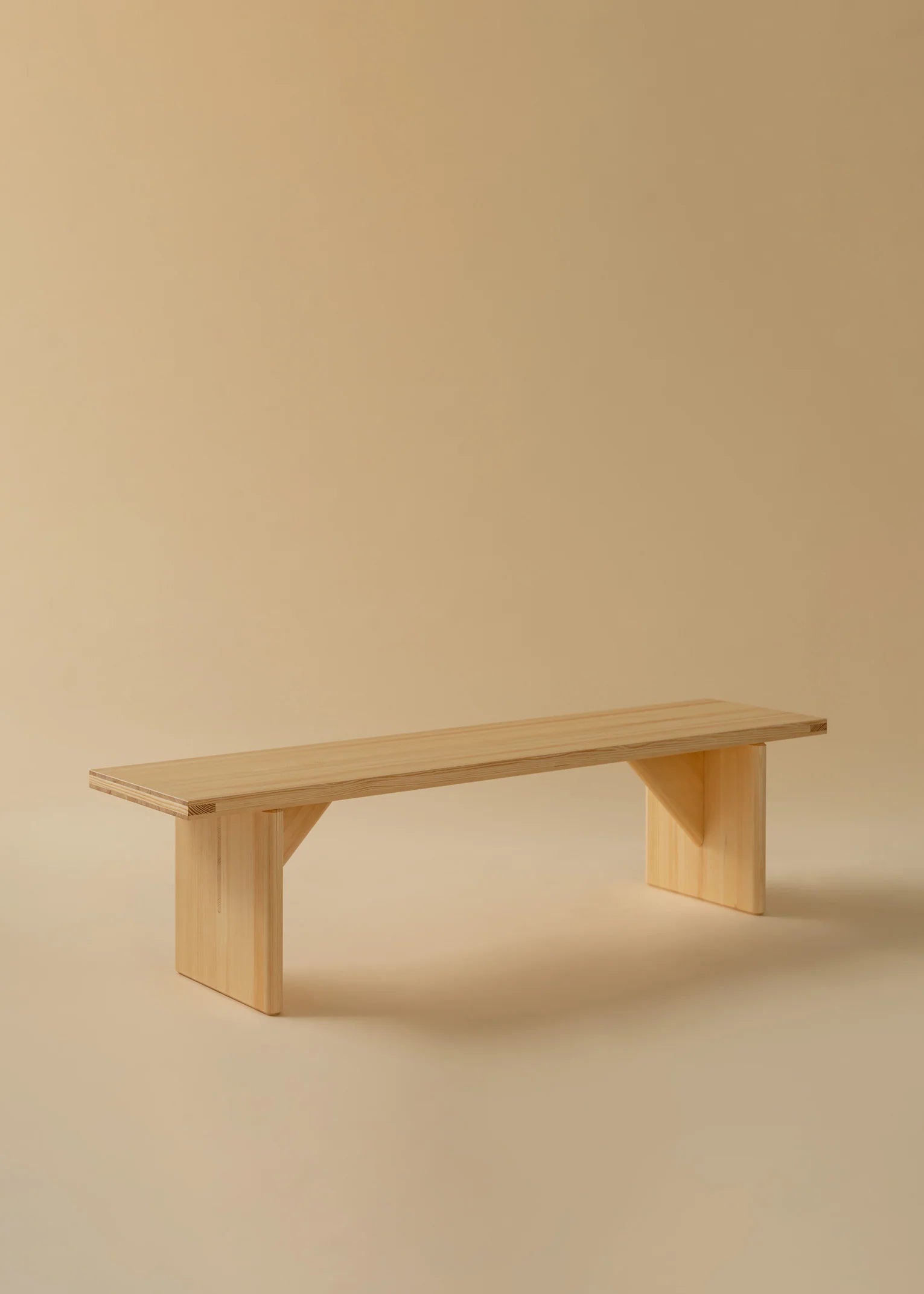 Vaarnii 012 Kolmio Bench ม้านั่งไม้ pine โครงสร้าง sandwich