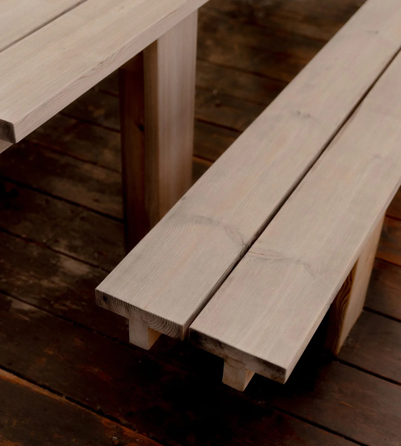 Vaarnii 013 Osa Outdoor Bench ม้านั่งไม้ pine สำหรับใช้งานกลางแจ้ง โครงสร้าง modular