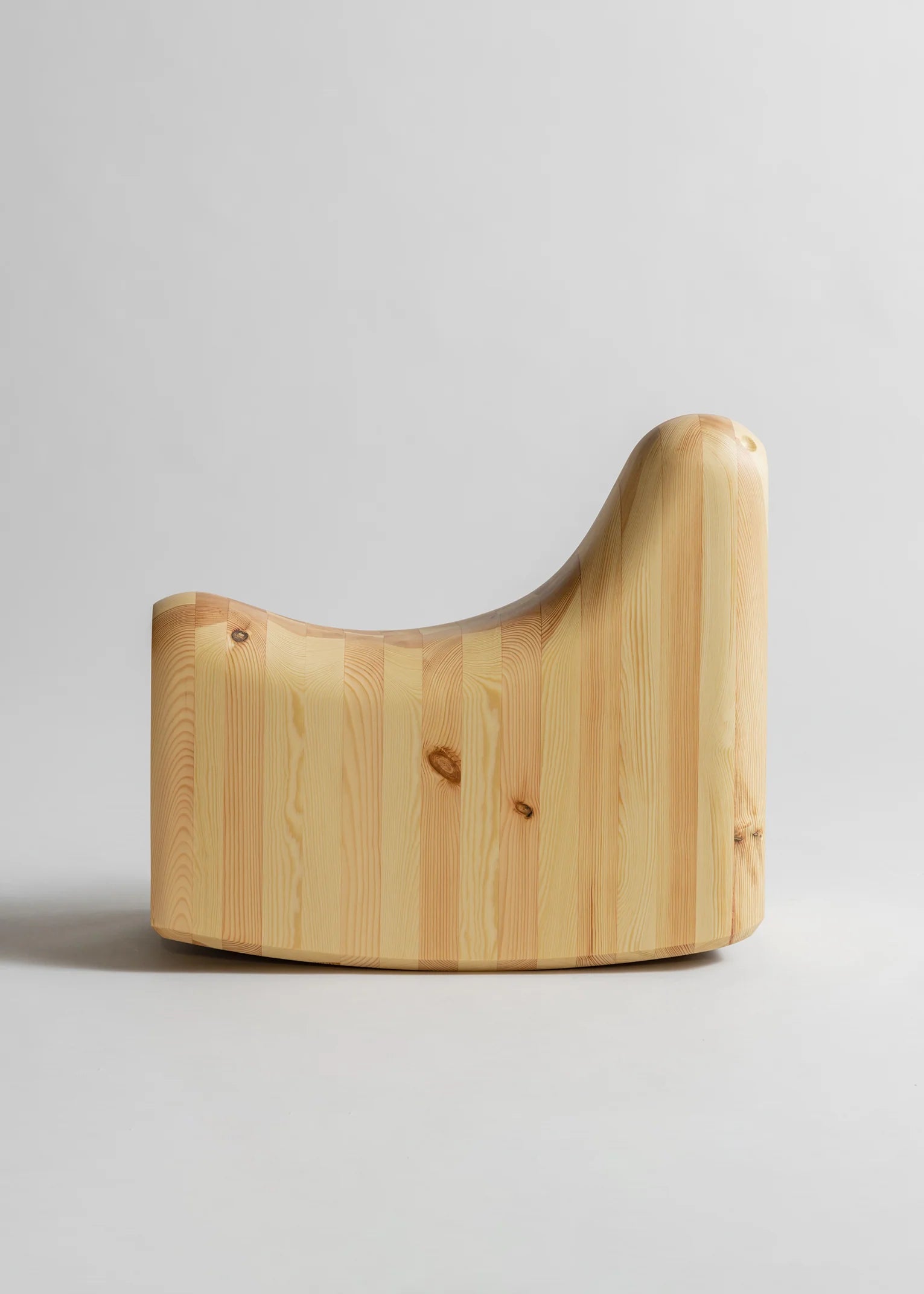 Vaarnii 014 Norppa Rocking Toy ของเล่นโยกไม้ pine รูปทรงซีล