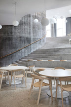 Mattiazzi MC1 SHE SAID Chair เก้าอี้ไม้ ash ออกแบบโดย Nitzan Cohen พร้อม armrest โค้งลาดและรายละเอียดงานไม้ต่อเนื่อง