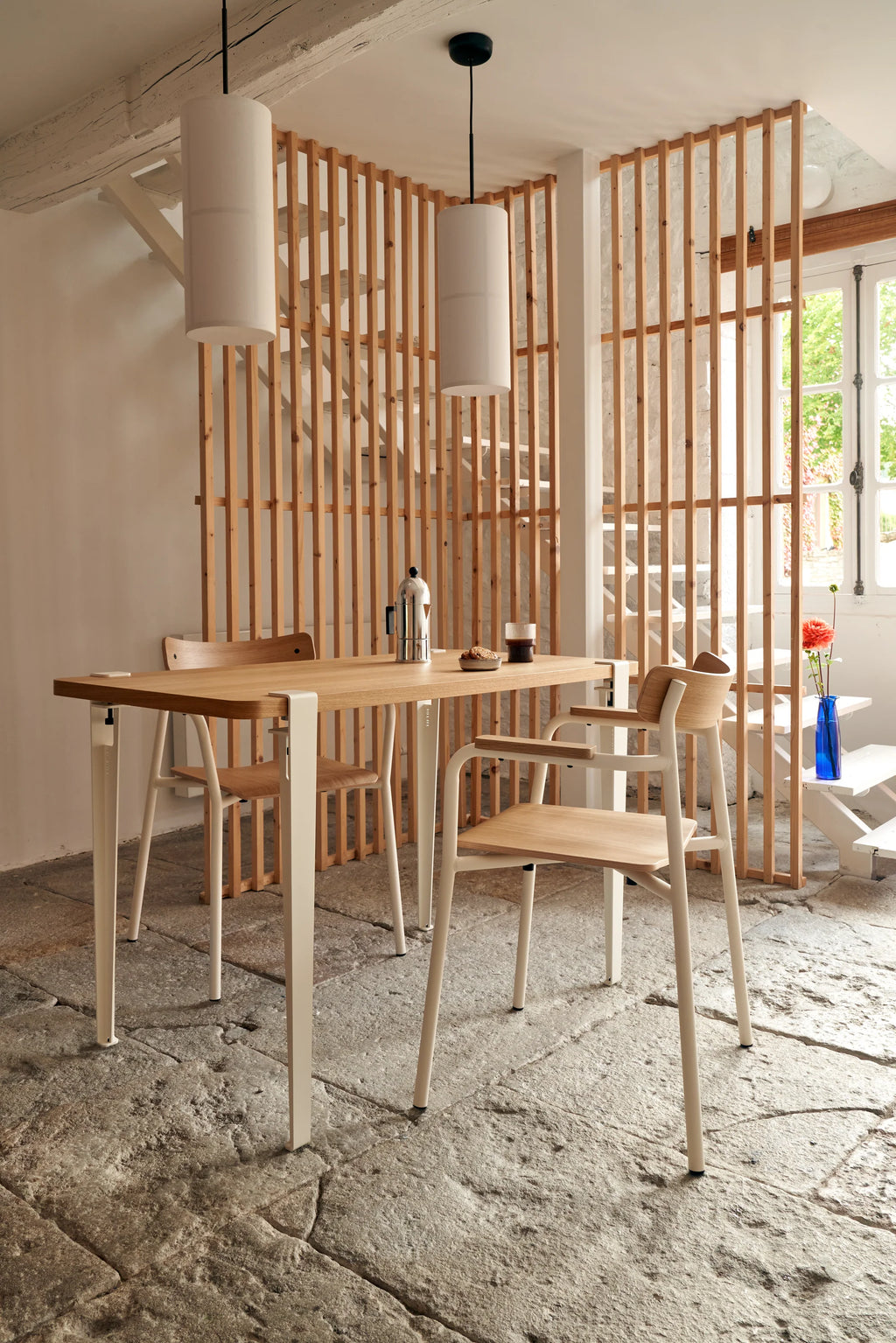 TIPTOE Dining Table