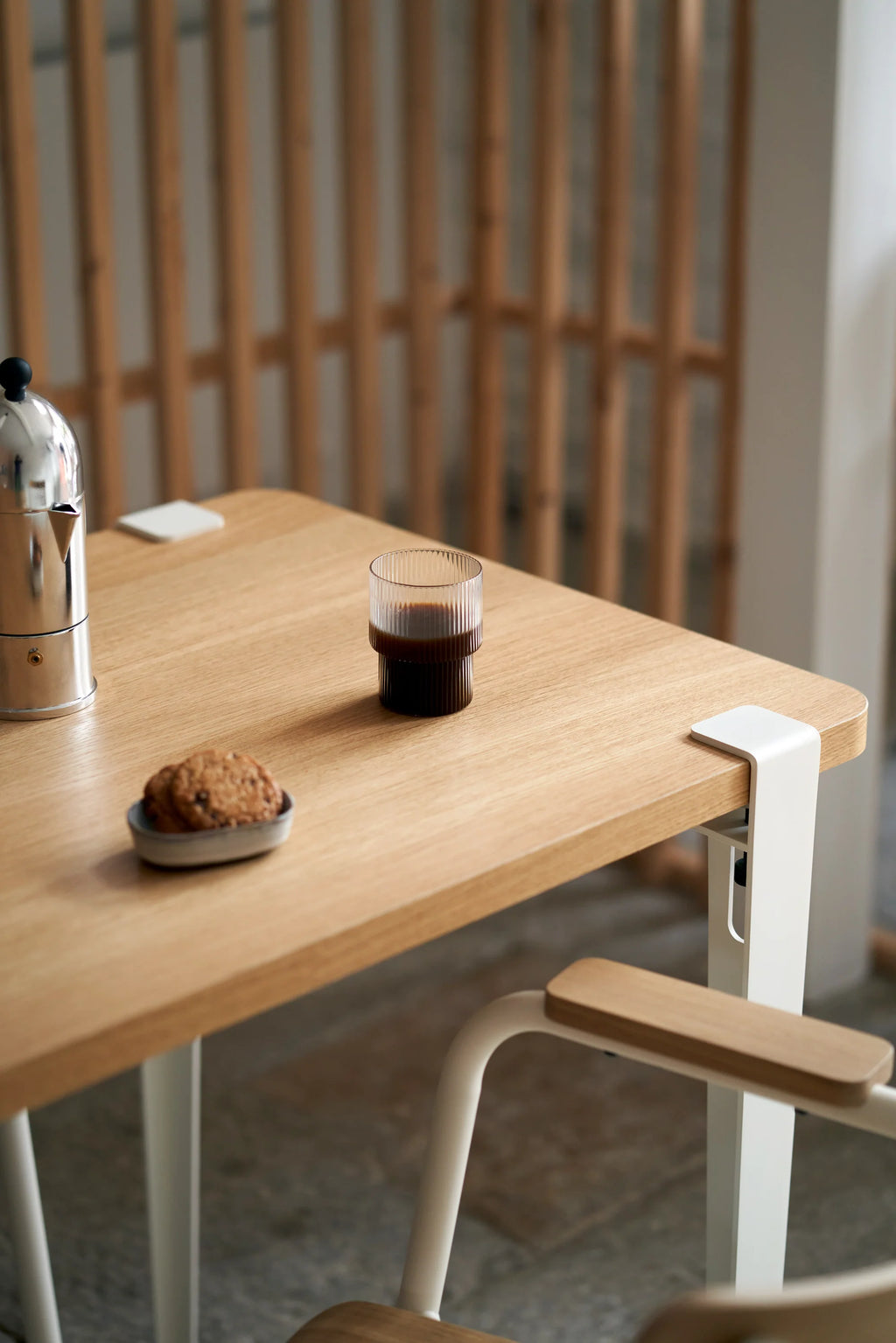 TIPTOE Dining Table