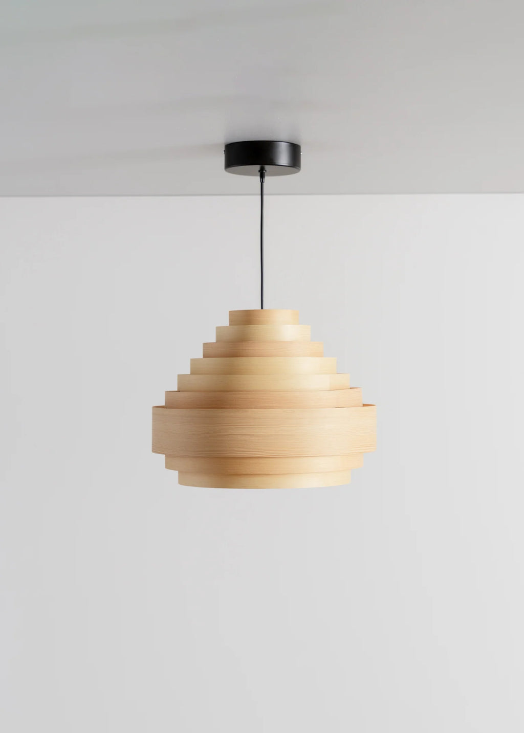 Vaarnii 1001 Hans Pendant 38 โคมไฟแขวนไม้ pine veneer ทรงวงซ้อน