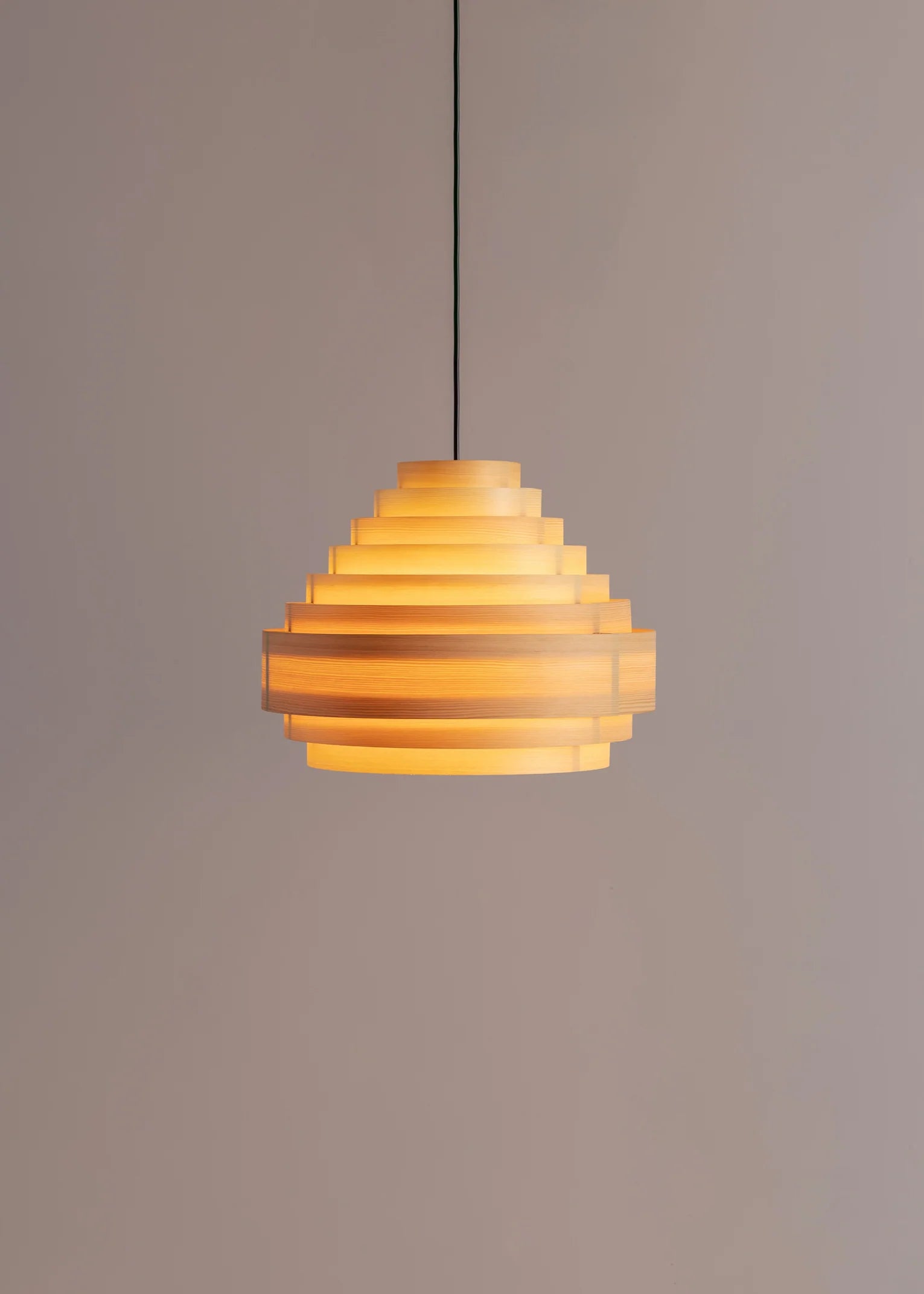 Vaarnii 1001 Hans Pendant 38 โคมไฟแขวนไม้ pine veneer ทรงวงซ้อน