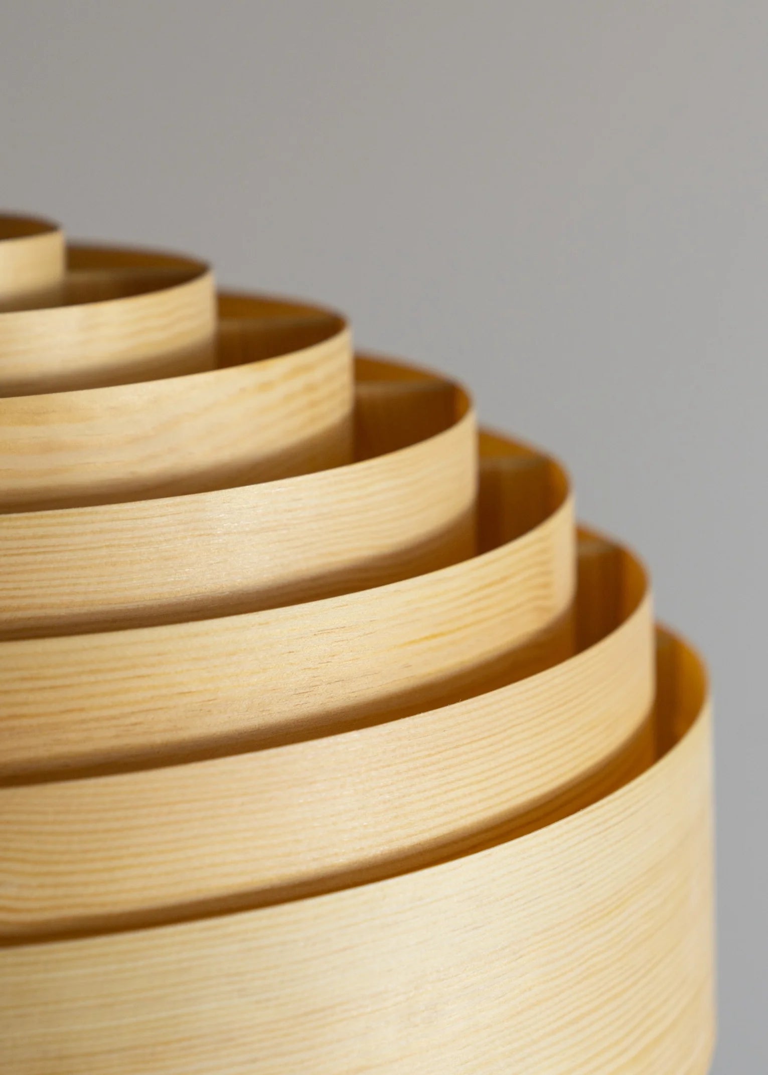 Vaarnii 1002 Hans Pendant 46 โคมไฟแขวนไม้ pine veneer ทรงวงซ้อน