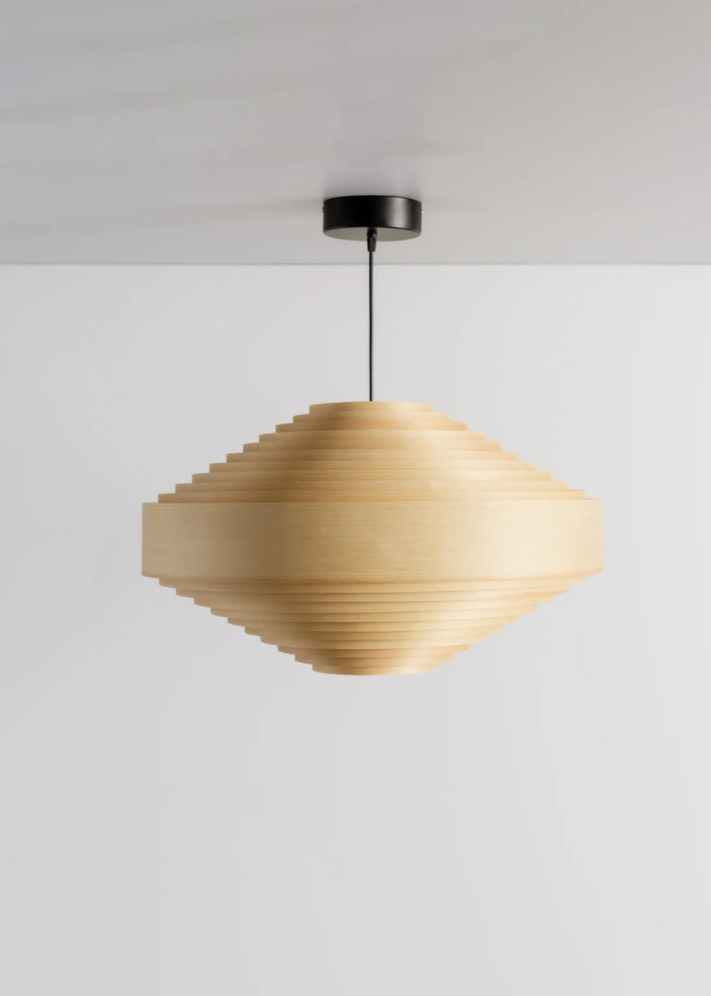 Vaarnii 1003 Hans Pendant 60 โคมไฟแขวนไม้ pine veneer ทรงวงซ้อน
