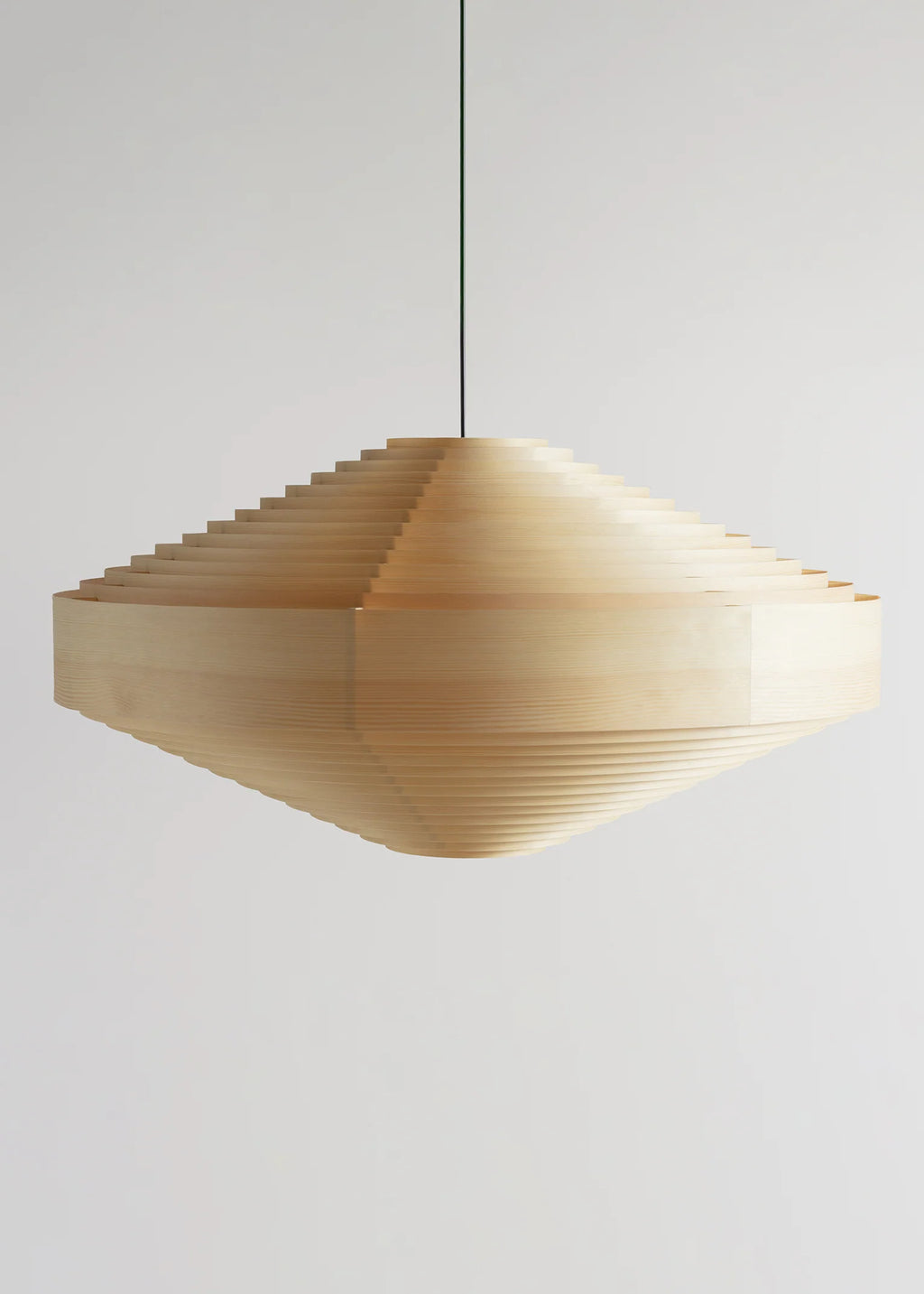Vaarnii 1003 Hans Pendant XL 90 โคมไฟแขวนไม้ pine veneer ทรงวงซ้อน
