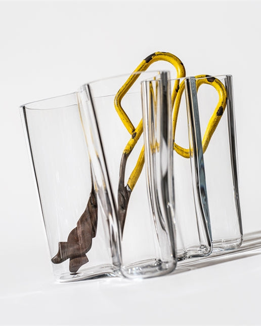 แจกันแก้ว Alvar Aalto จาก Iittala เป่าแก้วด้วยมือ แรงบันดาลใจจากคลื่นน้ำ สี Moss Green ขนาด 160 มม.
