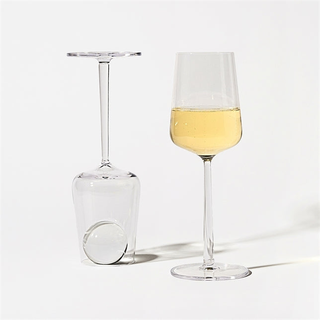 แก้วไวน์ขาว Essence จาก Iittala ดีไซน์โดย Alfredo Häberli
