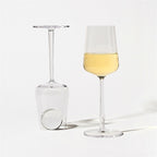 แก้วไวน์ขาว Essence จาก Iittala ดีไซน์โดย Alfredo Häberli
