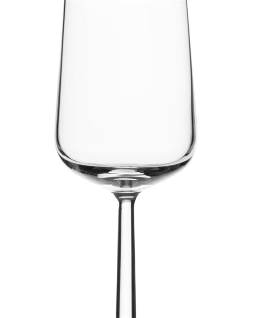 แก้วแชมเปญ Essence จาก Iittala ดีไซน์โดย Alfredo Häberli
