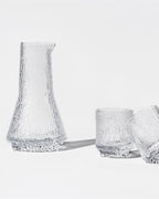 เหยือกแก้ว Ultima Thule จาก Iittala พื้นผิวแก้วลวดลายน้ำแข็ง แรงบันดาลใจจากธรรมชาติอาร์กติก ดีไซน์โดย Tapio Wirkkala จากฟินแลนด์
