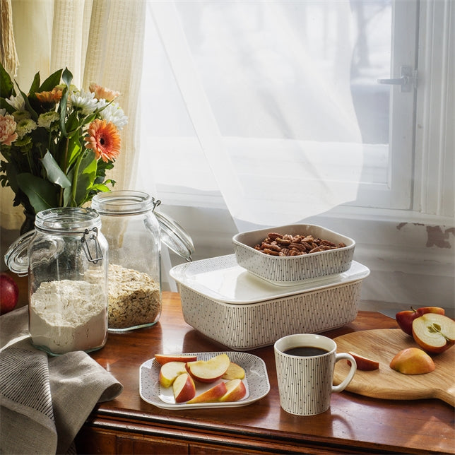 แก้วมัค Mainio Sarastus จาก Arabia ขนาด 0.3 ลิตร ลายกราฟิกขาวดำ สไตล์นอร์ดิก
