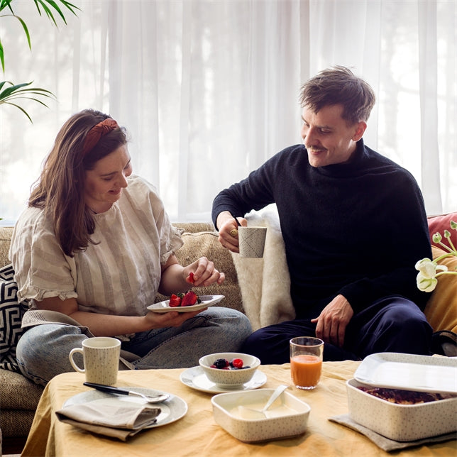 แก้วมัค Mainio Sarastus จาก Arabia ขนาด 0.3 ลิตร ลายกราฟิกขาวดำ สไตล์นอร์ดิก
