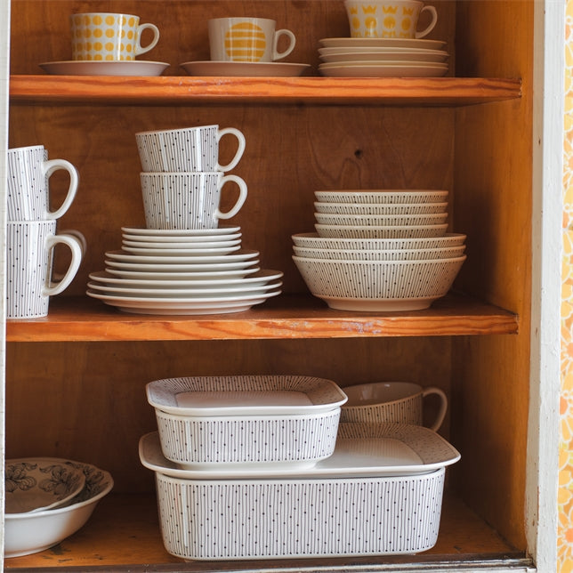 แก้วมัค Mainio Sarastus จาก Arabia ขนาด 0.3 ลิตร ลายกราฟิกขาวดำ สไตล์นอร์ดิก
