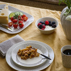 จาน Mainio Sarastus จาก Arabia ขนาด 19 ซม. ลายกราฟิกขาวดำ สไตล์นอร์ดิก
