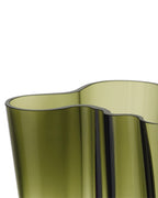 แจกันแก้ว Alvar Aalto จาก Iittala เป่าแก้วด้วยมือ แรงบันดาลใจจากคลื่นน้ำ สี Moss Green ขนาด 160 มม.
