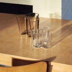 แจกันแก้ว Alvar Aalto จาก Iittala เป่าแก้วด้วยมือ แรงบันดาลใจจากคลื่นน้ำ สี Linen ขนาด 160 มม.