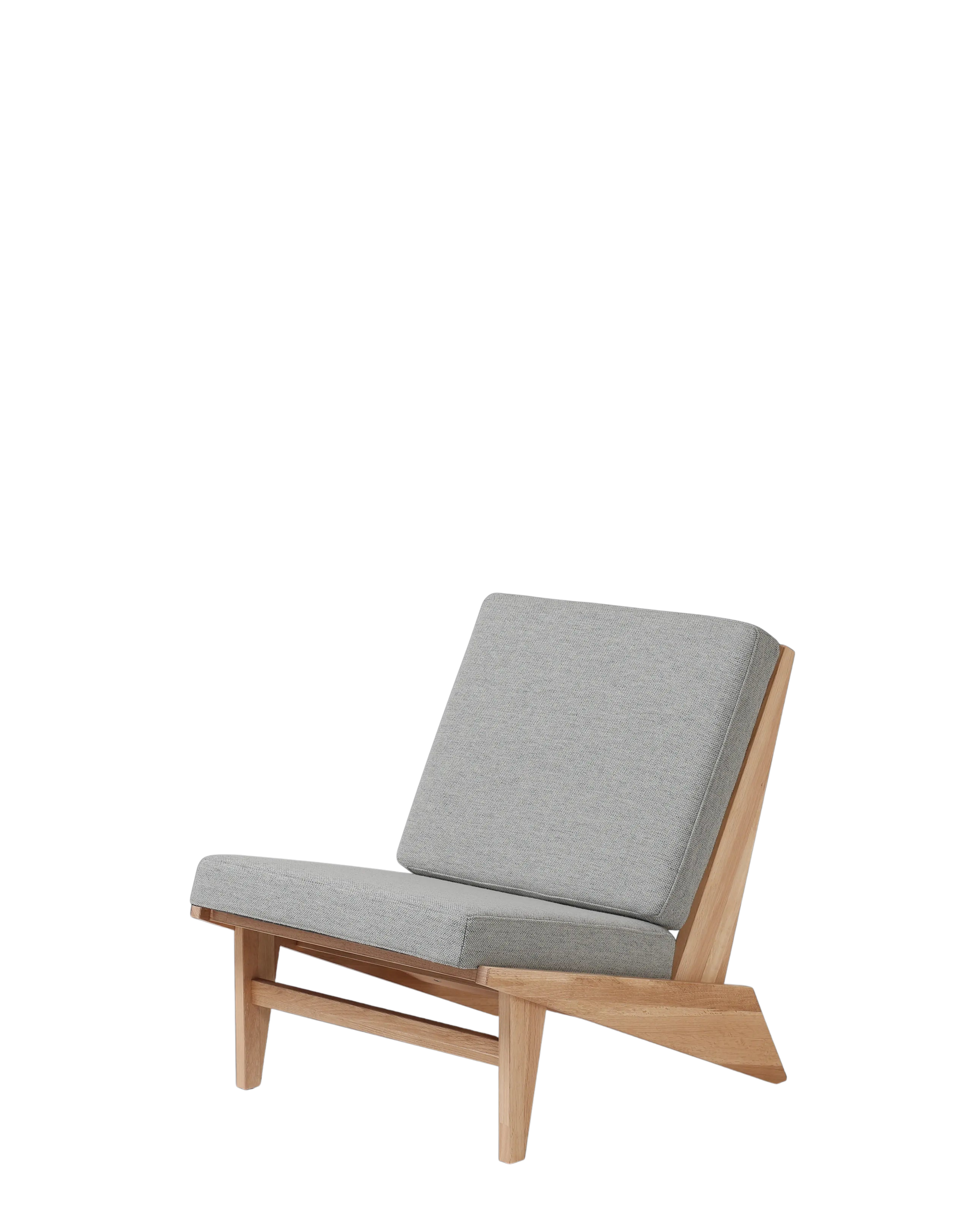 Ishinomaki Laboratory 105° Lounge Chair เก้าอี้พักผ่อนไม้พร้อมเบาะผ้า มุมเอน 105 องศา ออกแบบโดย Norm Architects