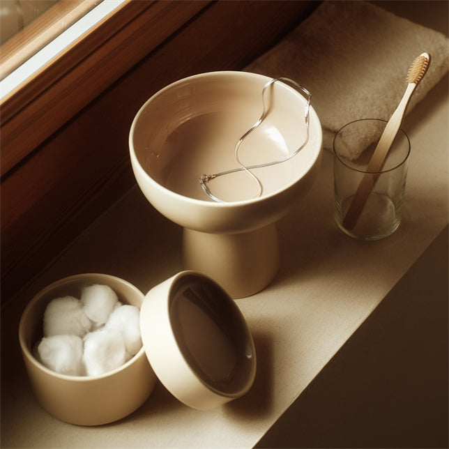 กล่องเก็บของ Kirnu จาก Arabia สี Beige งานเซรามิกดีไซน์นอร์ดิก
