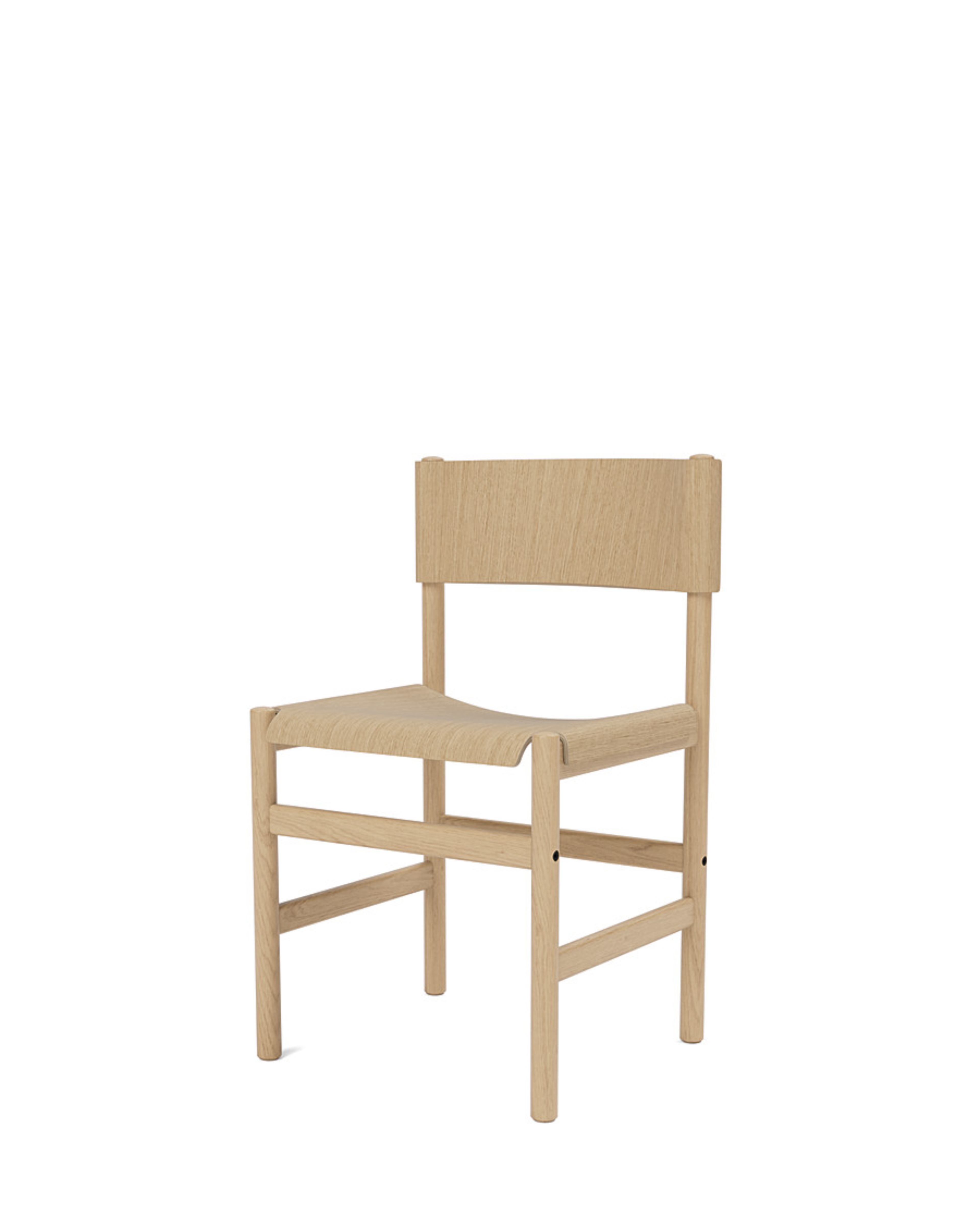 เก้าอี้ Soft Chair จาก TAKT แบรนด์เฟอร์นิเจอร์เดนมาร์ก ออกแบบโดย Thomas Bentzen ให้ผสมผสานความเรียบง่ายและความสบายในแบบสแกนดิเนเวีย เส้นสายโค้งนุ่มรับกับสรีระอย่างเป็นธรรมชาติ เผยโครงสร้างไม้โอ๊กแท้อย่างซื่อสัตย์ สะท้อนความงามของงานฝีมือและการออกแบบที่ยั่งยืน มอบทั้งความสบาย ความสมดุล และความงามที่ใช้งานได้จริง จัดจำหน่ายโดย Old Pine Trees