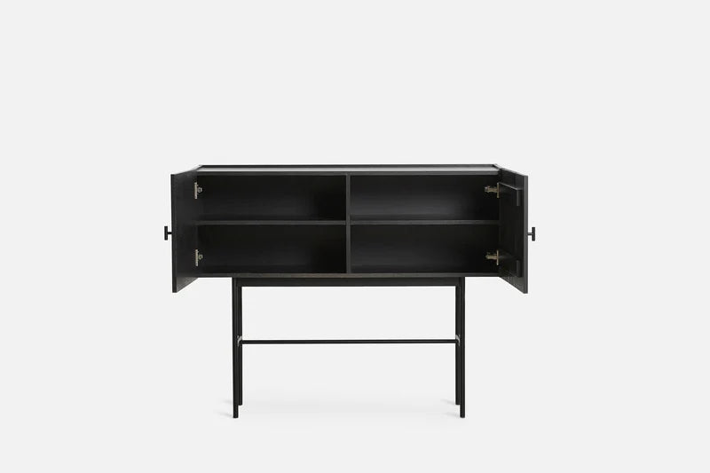 Array Sideboard (180 cm) ตู้เก็บของไม้ oak veneer พร้อมขาโลหะสีดำ ออกแบบโดย Says Who