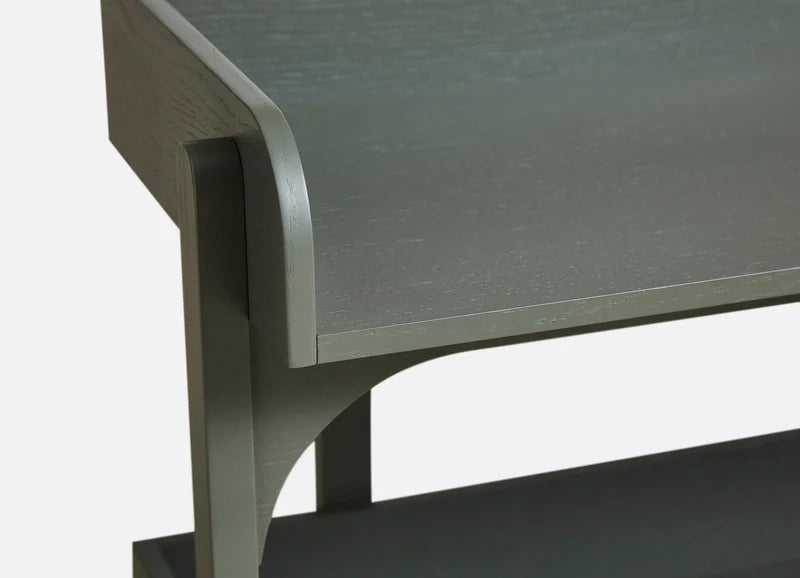 Utility Shelf ชั้นวางของไม้ oak สองระดับสำหรับจัดเก็บของใช้ในบ้าน ออกแบบโดย Rachael Heritage