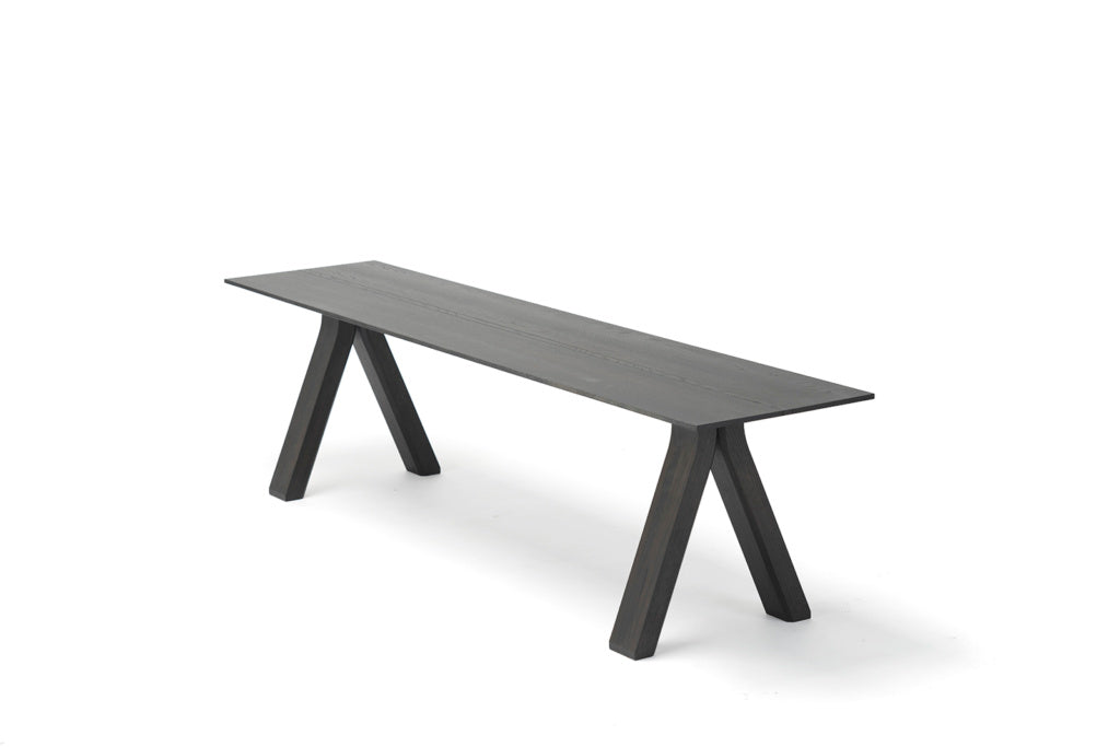 Karimoku New Standard Spectrum Bench 180 ม้านั่งไม้โอ๊คดีไซน์มินิมอลสำหรับโต๊ะ Spectrum ออกแบบโดย Geckeler Michels