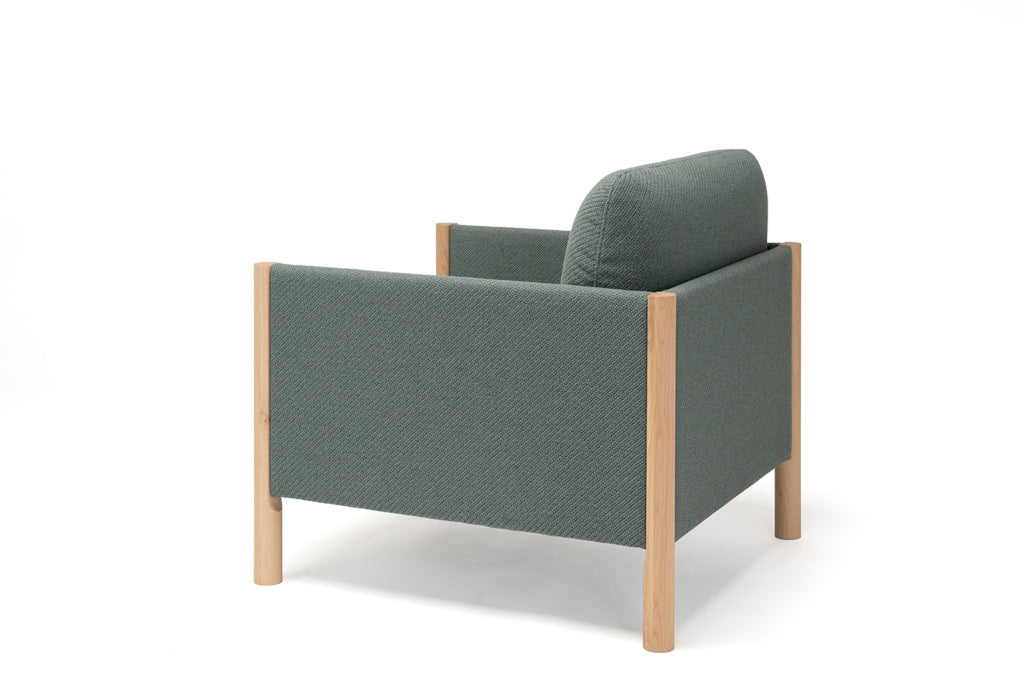 Karimoku New Standard Castor Lobby Sofa Plus 1-Seater โซฟาไม้โอ๊คญี่ปุ่นดีไซน์มินิมอลโดย BIG-GAME