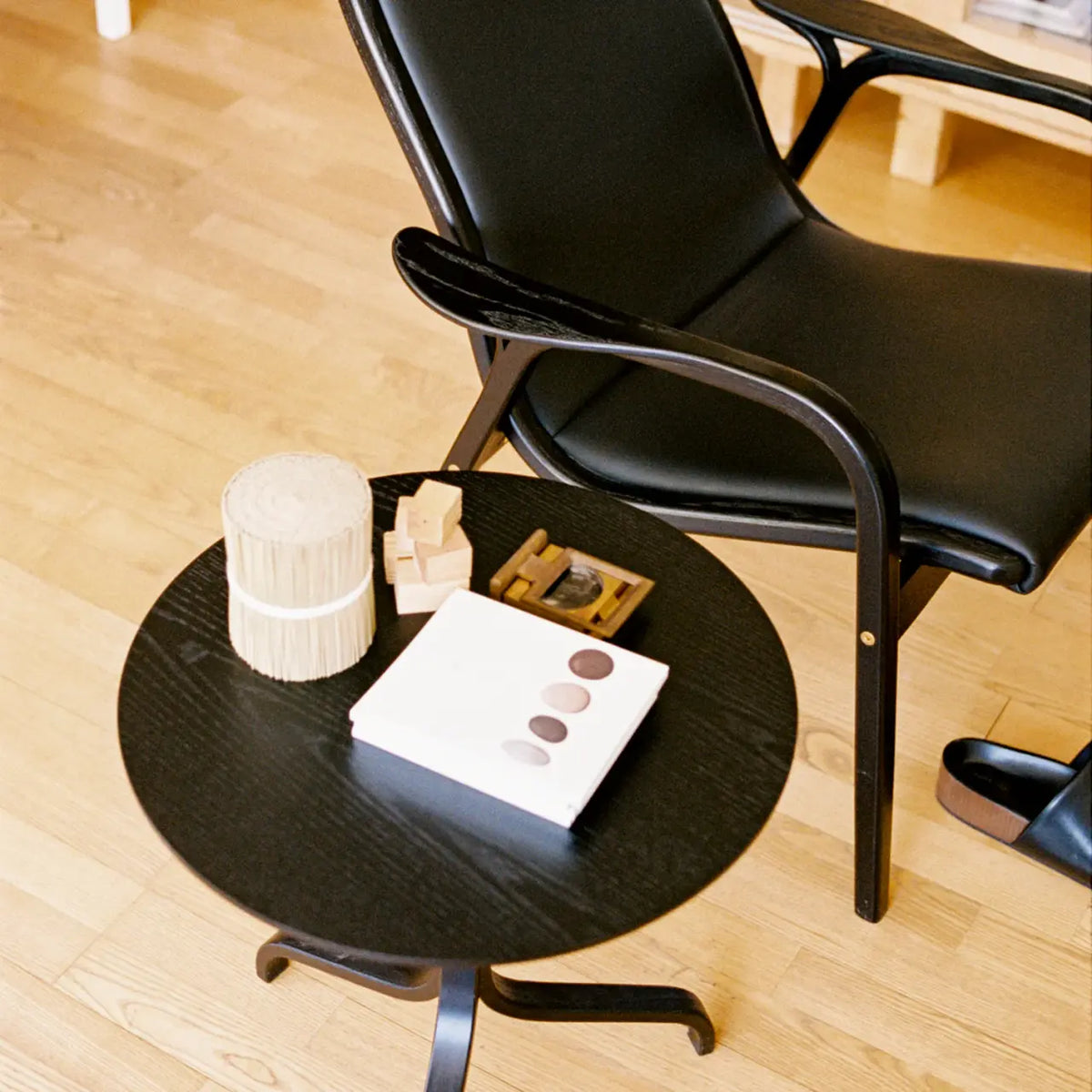 Lamino Table