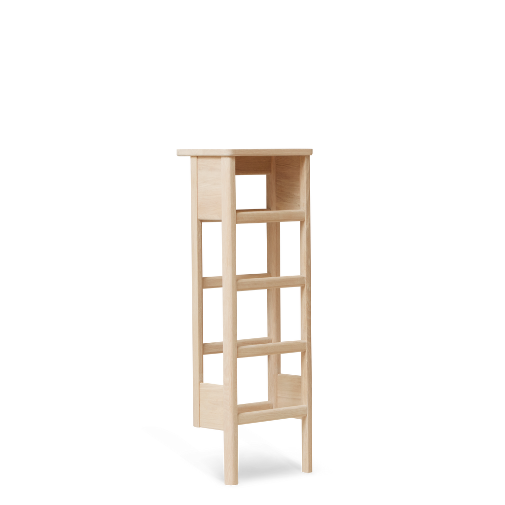 A Line Shoe Rack Small ชั้นวางรองเท้าไม้โอ๊คพร้อมโต๊ะคอนโซลขนาดกะทัดรัด ดีไซน์สแกนดิเนเวียน ออกแบบโดย Jonas Herman