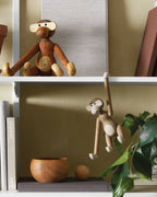 โมเดลลิงไม้ Kay Bojesen รุ่น MINI งานออกแบบเดนมาร์กสไตล์มินิมอล ทำจากไม้สักและลิมบา จัดจำหน่ายโดย Old Pine Trees