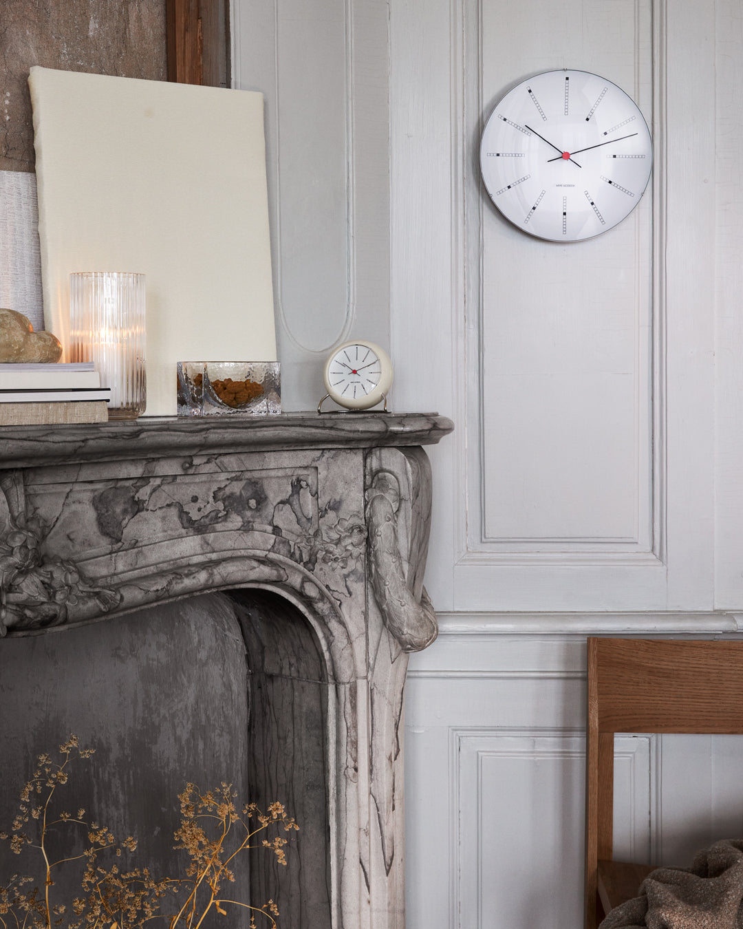 นาฬิกาแขวนผนัง Arne Jacobsen City Hall ดีไซน์มินิมอล คลาสสิกเรียบง่าย สไตล์เดนมาร์ก จัดจำหน่ายโดย Old Pine Trees