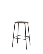 TAKT Studio Bar Stool เก้าอี้บาร์ดีไซน์เรียบ ร่วมสมัย เส้นสายชัดเจน ที่นั่งโค้งนุ่มให้สัมผัสอบอุ่น ตัดกับโครงเหล็กโปร่งเบา สัดส่วนสมดุล เคลื่อนย้ายง่าย และเลือกวัสดุได้ตามสไตล์ของพื้นที่
คัดสรรโดย Old Pine Trees