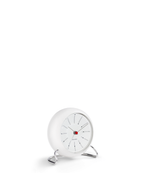 นาฬิกาตั้งโต๊ะ Arne Jacobsen Bankers Table Clock ดีไซน์มินิมอลคลาสสิก หน้าปัดกราฟิกอ่านง่าย ฐานโลหะโค้งแบบไอคอนิก จัดจำหน่ายโดย Old Pine Trees