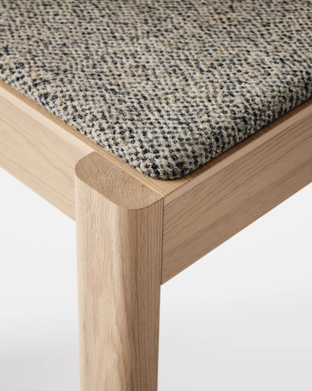TAKT Forma Chair เก้าอี้ไม้โอ๊ค stackable dining chair ดีไซน์มินิมอล