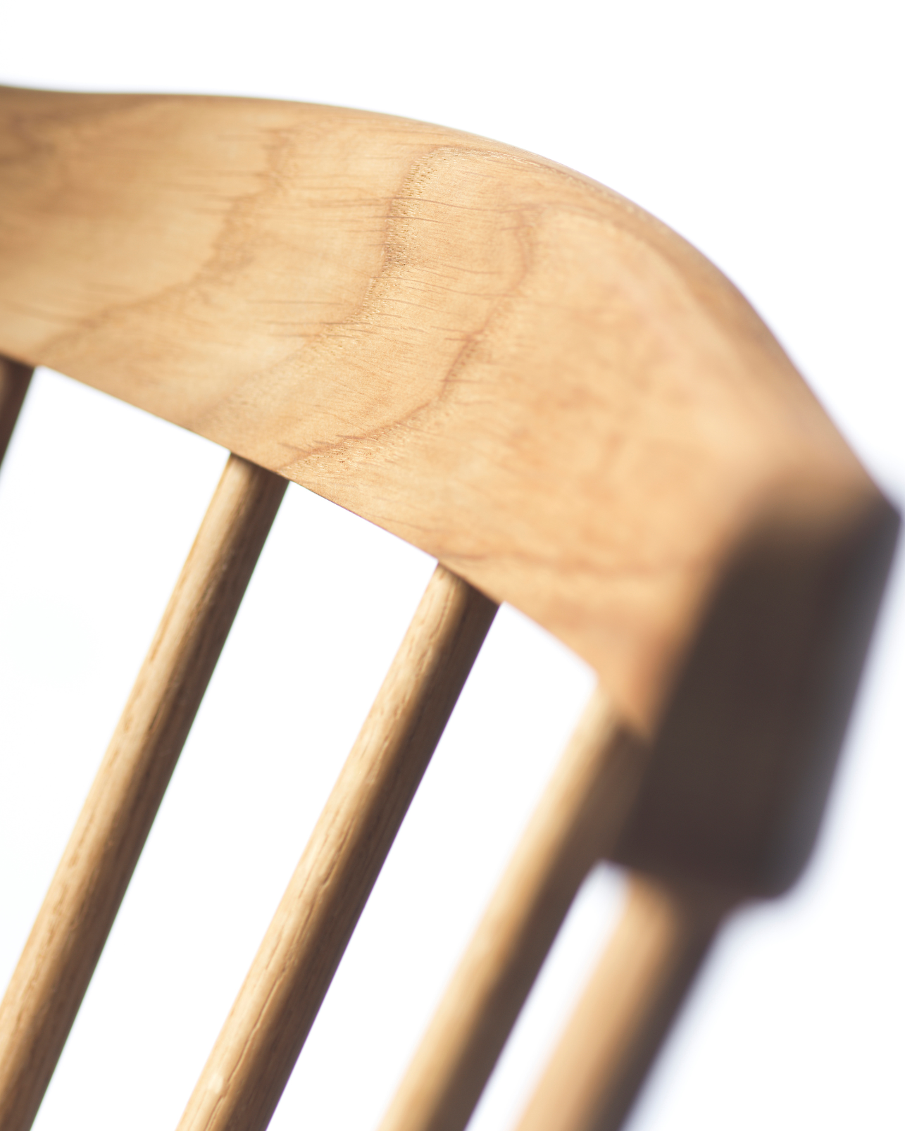 FDB Møbler J52G Rocking Chair โดย Børge Mogensen เก้าอี้โยกไม้โอ๊ก/บีช พนักพิงสไตล์ Windsor ดีไซน์ทศวรรษ 1950 เคลือบน้ำมัน