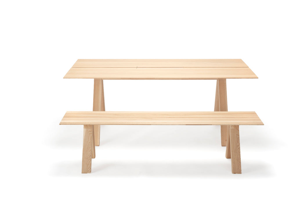 Karimoku New Standard Spectrum Bench 180 ม้านั่งไม้โอ๊คดีไซน์มินิมอลสำหรับโต๊ะ Spectrum ออกแบบโดย Geckeler Michels