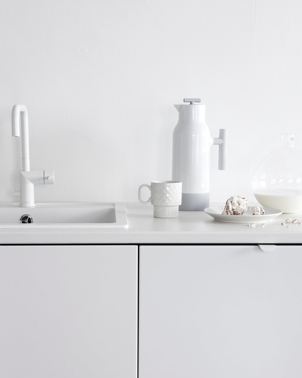 กาเสิร์ฟกาแฟ Accent จาก Sagaform ดีไซน์เรียบและใช้งานได้จริง เก็บความร้อนได้นานถึง 12 ชั่วโมง โครงสร้างสเตนเลสสองชั้น เทได้โดยไม่หยดเลอะ ออกแบบโดย Gustav Hallén