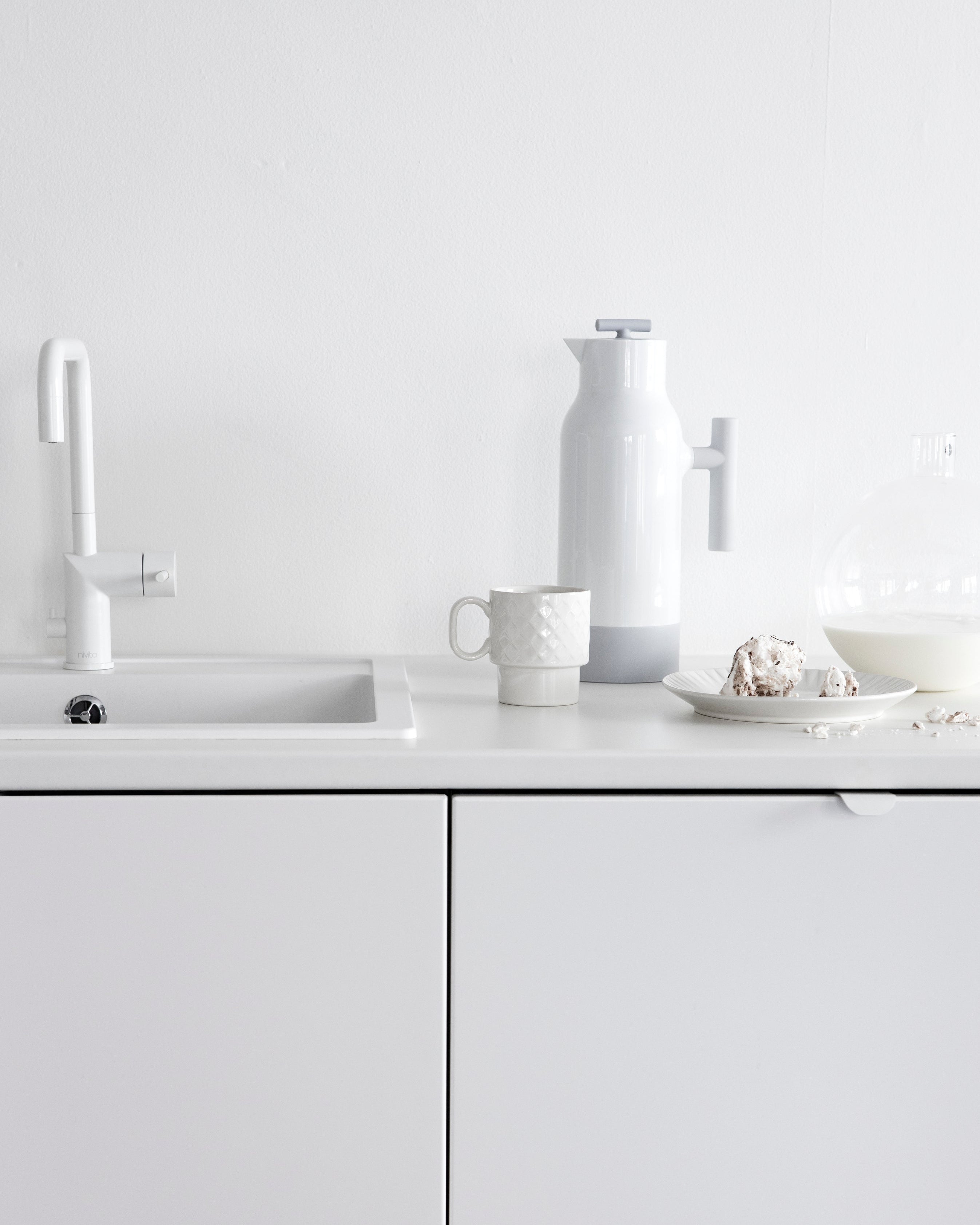 กาเสิร์ฟกาแฟ Accent จาก Sagaform ดีไซน์เรียบและใช้งานได้จริง เก็บความร้อนได้นานถึง 12 ชั่วโมง โครงสร้างสเตนเลสสองชั้น เทได้โดยไม่หยดเลอะ ออกแบบโดย Gustav Hallén