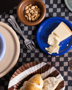 ชุดช้อนส้อม Byon Waverly 16 ชิ้น ผลิตจากสเตนเลสสตีล ได้แรงบันดาลใจจากการเคลื่อนไหวของคลื่น ใช้ได้ทุกวัน เหมาะกับโต๊ะอาหารสไตล์โมเดิร์นและสแกนดิเนเวียน