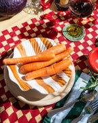 ชุดช้อนส้อม Byon Waverly 16 ชิ้น ผลิตจากสเตนเลสสตีล ได้แรงบันดาลใจจากการเคลื่อนไหวของคลื่น ใช้ได้ทุกวัน เหมาะกับโต๊ะอาหารสไตล์โมเดิร์นและสแกนดิเนเวียน